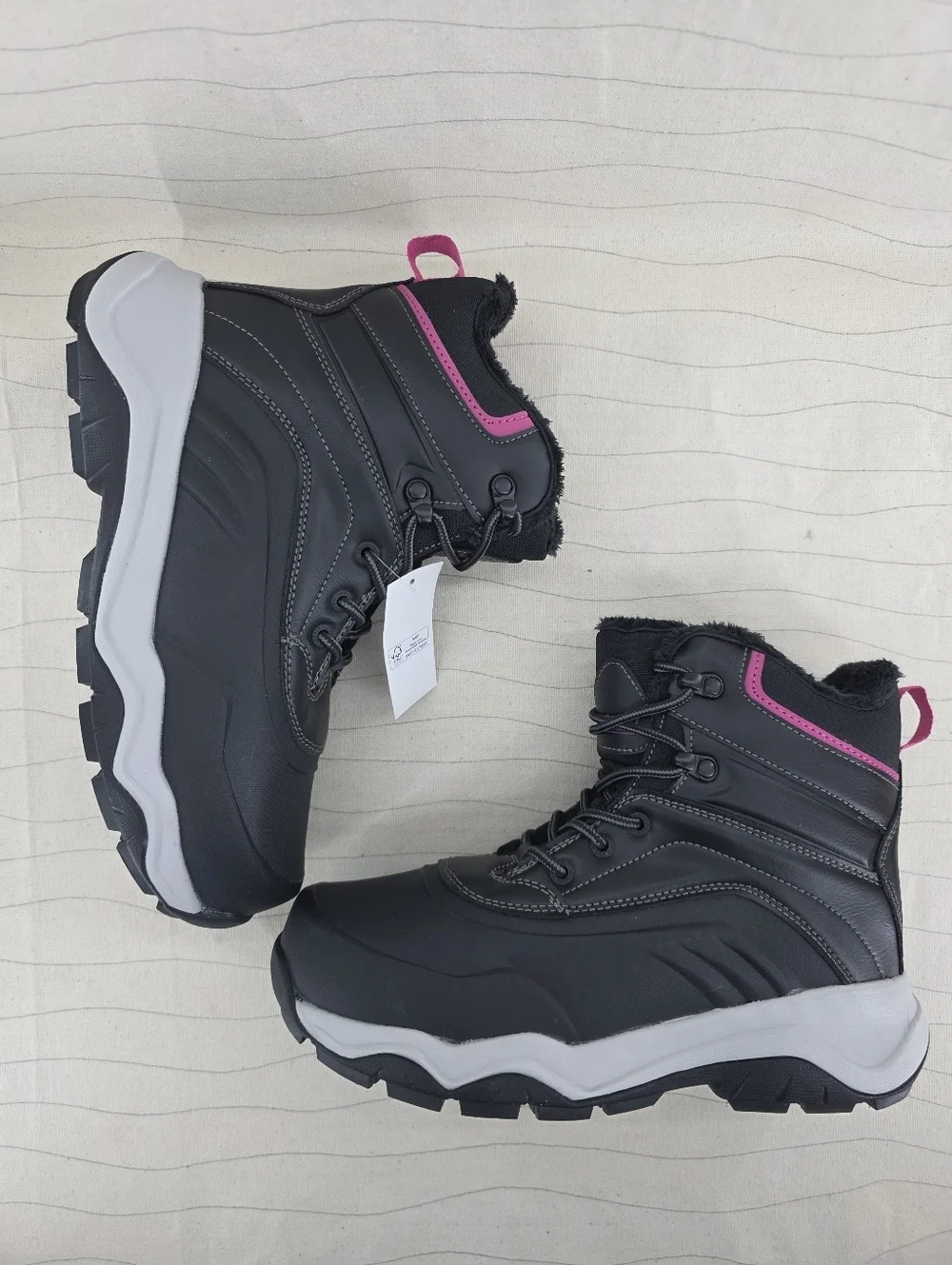 Khombu Womens Riley Black Shell Lace-up Winter Snow Hiking Boots Size 8 NEW